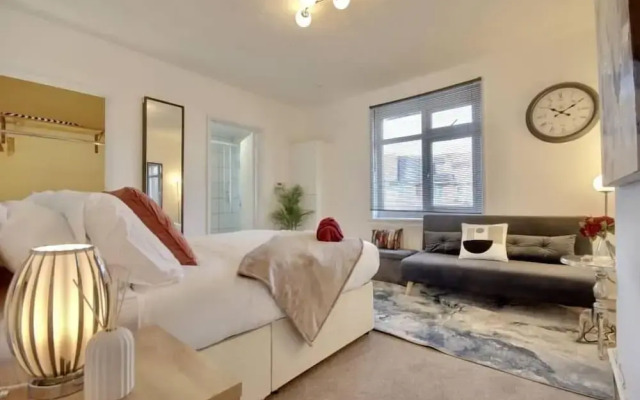 Modern Luxury Cozy Apartment