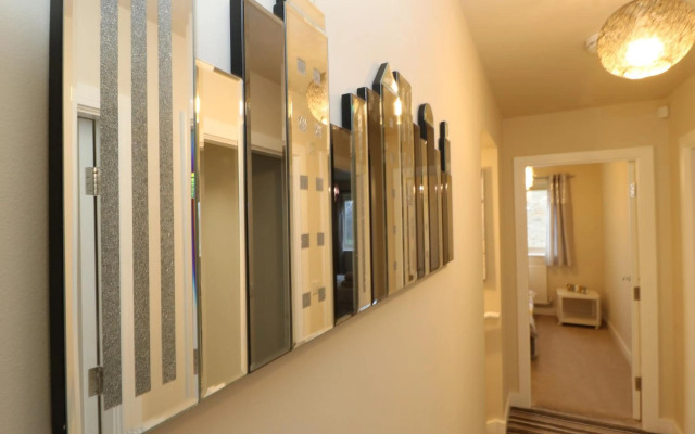 Modern Town House Shepley