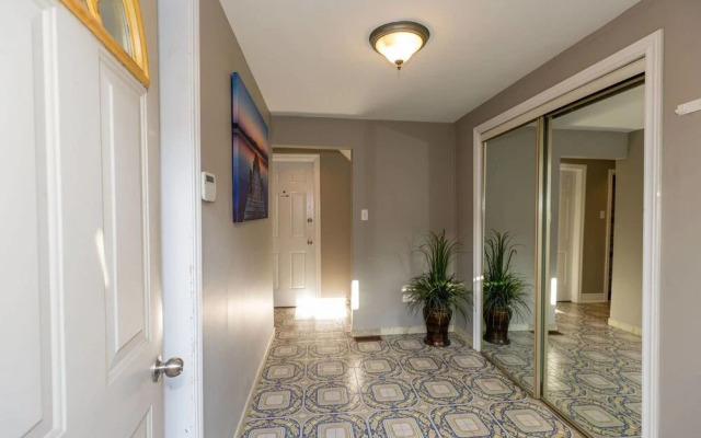 Victoria Village, Modern Two Bedroom With Parking