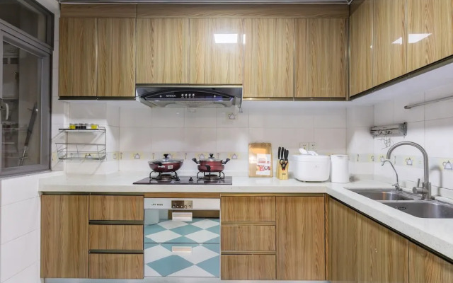 Locals Boutique Apartment Huafa Plaza 21