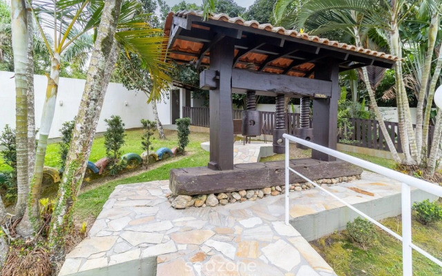 Apt Sea View w/ BBQ in Bombinhas Arn0104