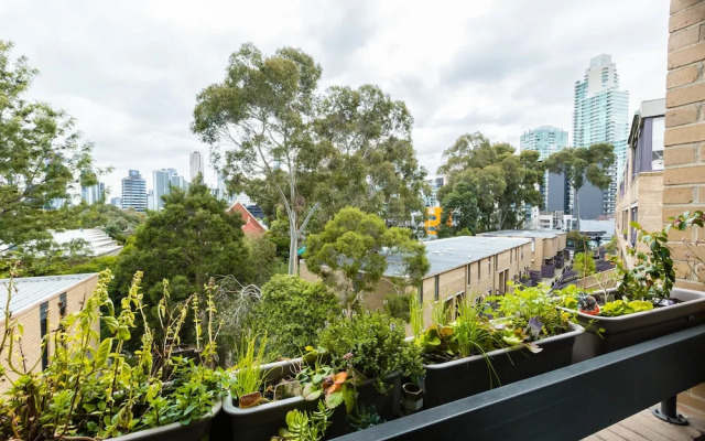 ISAAC, 1BDR South Melbourne Apartment