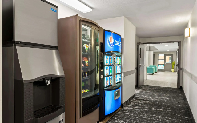 Days Inn by Wyndham Steinbach