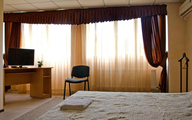 Отель Ягуар