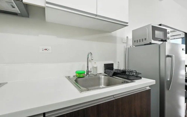Room-sleek Studio With City Views on the