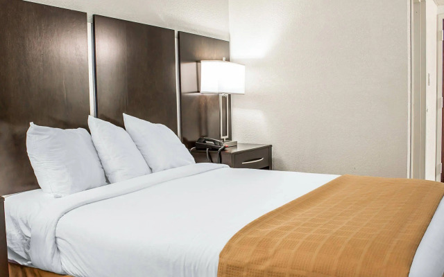 Baymont by Wyndham Scranton Dunmore