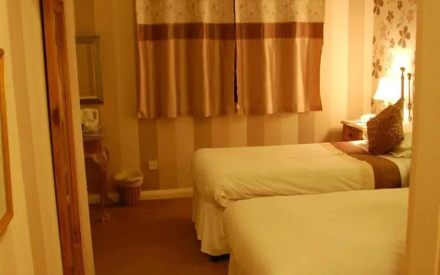 Albright Hussey Manor