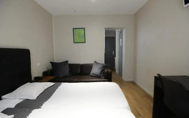 Lafayette Hotel