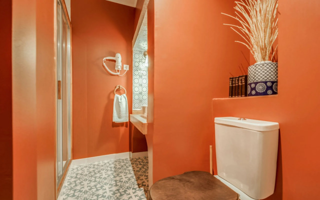 LUXa Charmhouse Hotel