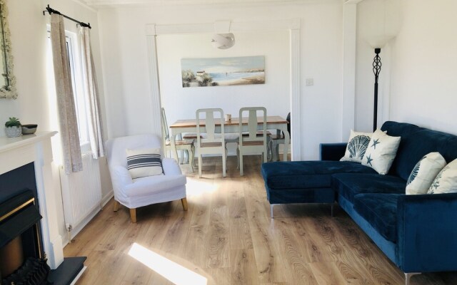 Newly Refurbished Stunning 4-bed Chalet nr Padstow