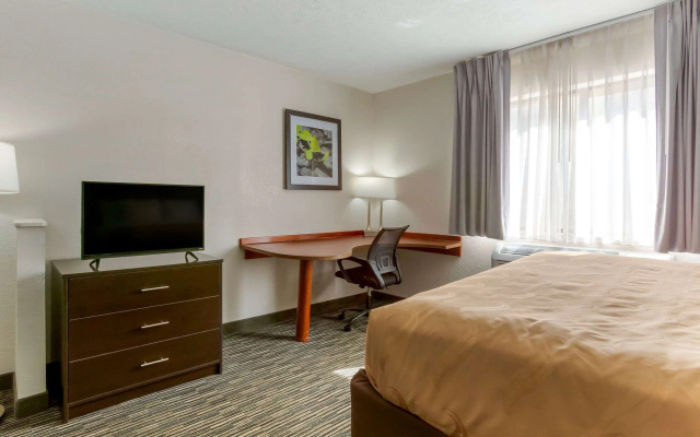 Quality Inn Alexis Rd