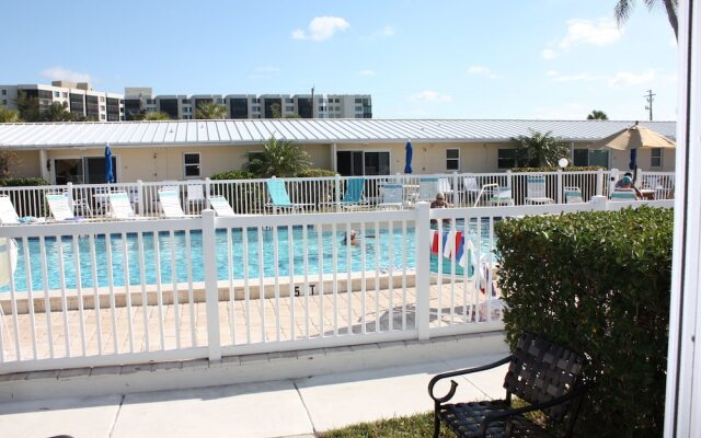 Jamaica Royale - 009 - 1 Br Apts