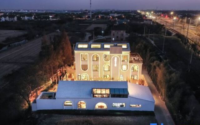 Sanjian Homestay (Shanghai International Tourism Resort)