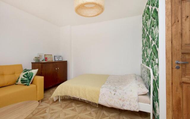 Cute apartment, next to old town, with free parking
