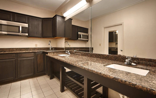 Days Inn by Wyndham Navasota