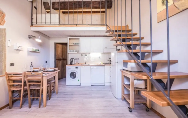 A Few Steps to The Duomo Upscale 2BD Apt