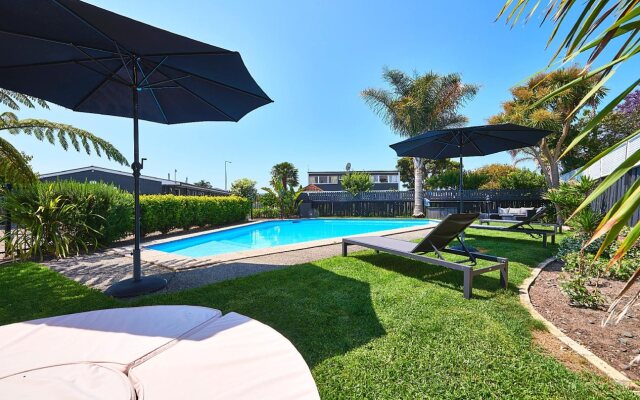 Cobblestone Court Motel – Wenzel Motels