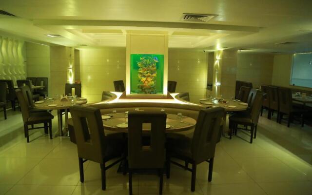 Hotel Swagath Grand Ecil