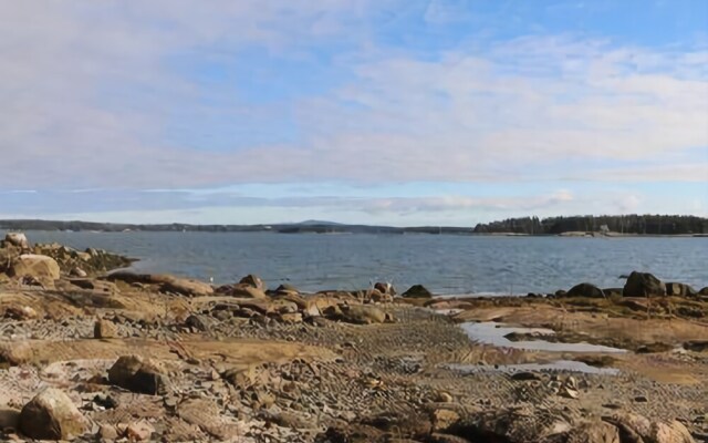 Oak Point Cottage - Three Bedroom Home
