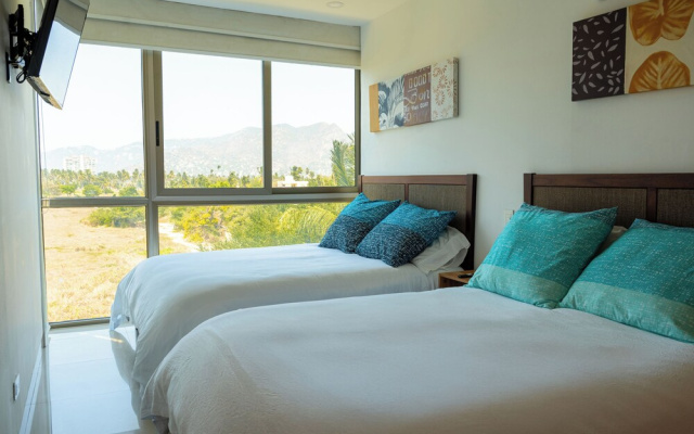 Luxury Condo with Private Beach 4BR
