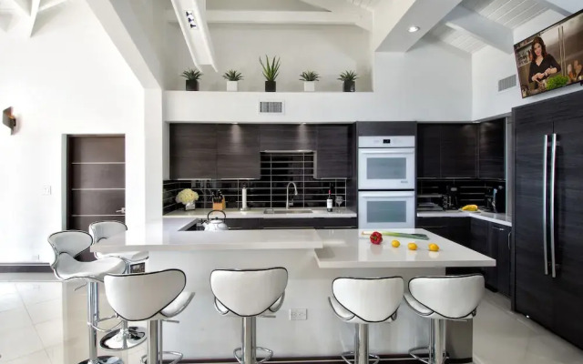 Paradiso by Island Properties Online