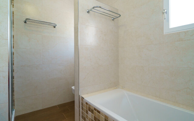 Holiday Home Le Clos Joli