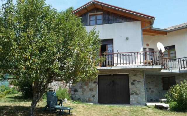 Casa due piani giardino Casanova