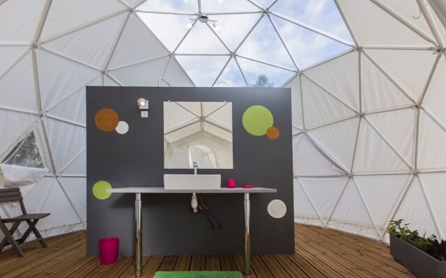 Bubble Dome Village Petite Ile