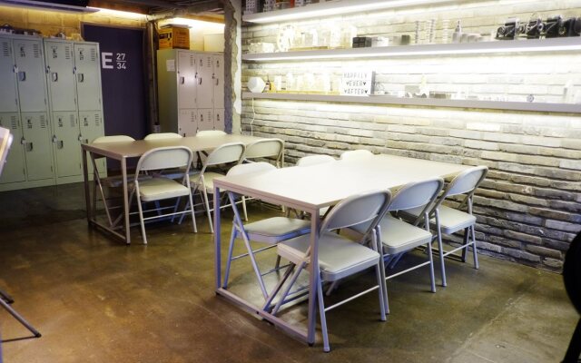 The Cube Hotel - Hostel