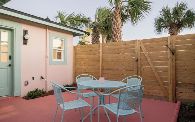 Haleys Court Boutique Motel