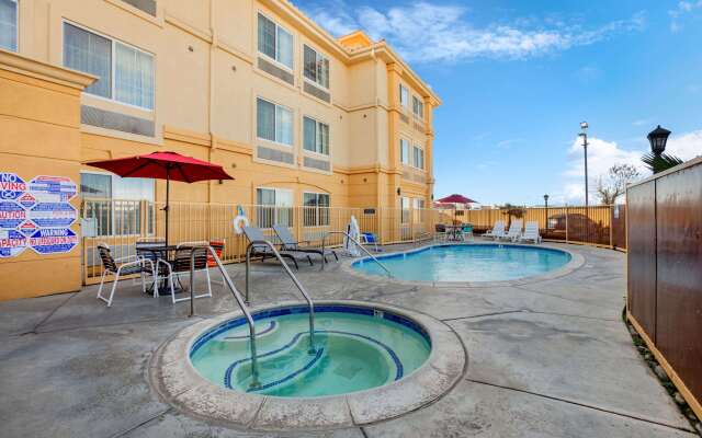 La Quinta Inn & Suites by Wyndham Hesperia Victorville