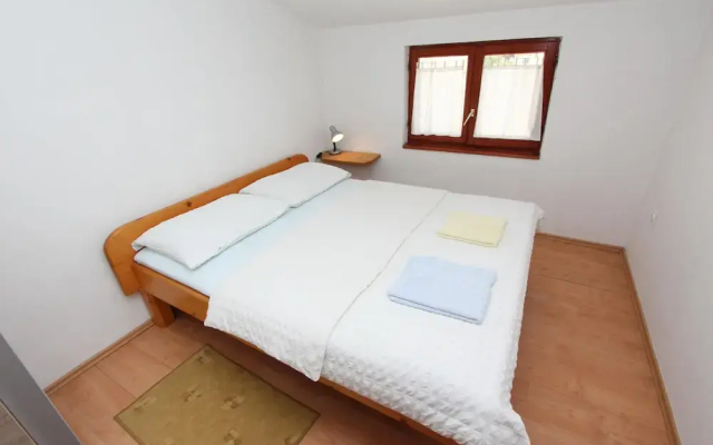 Apartments Lora