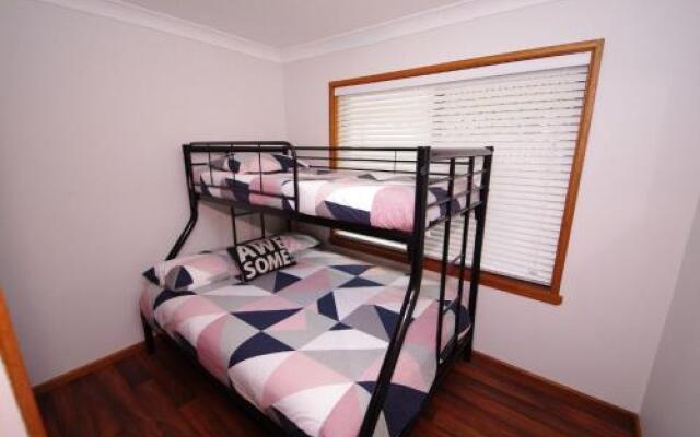 Breakaway, 11 Scott Street