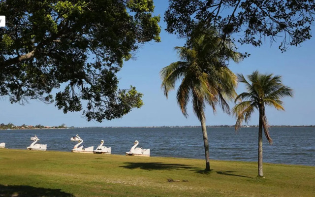Casa em Condomínio com Piscina Privativa