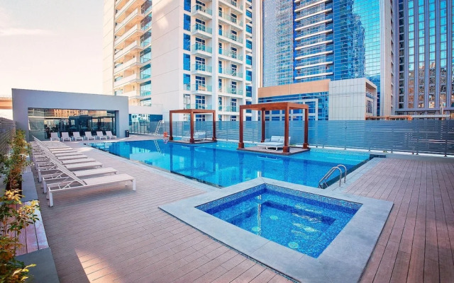 Chic 2BR w Dubai Marina Views
