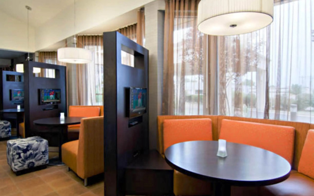 Courtyard St. Louis Westport Plaza