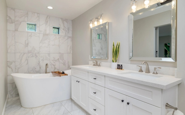 White Agate by Avantstay Pool + Playground