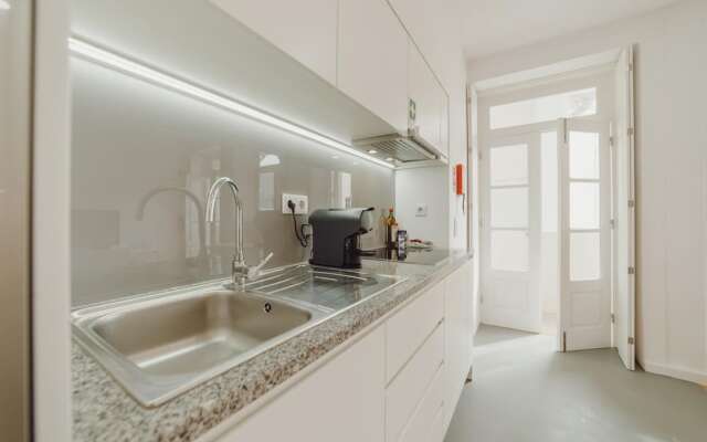 Porto Modern Downtown Apartment E