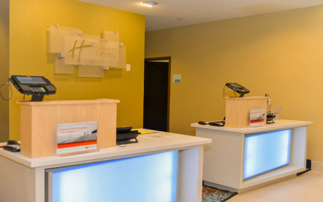 Holiday Inn Express & Suites Cuero by IHG