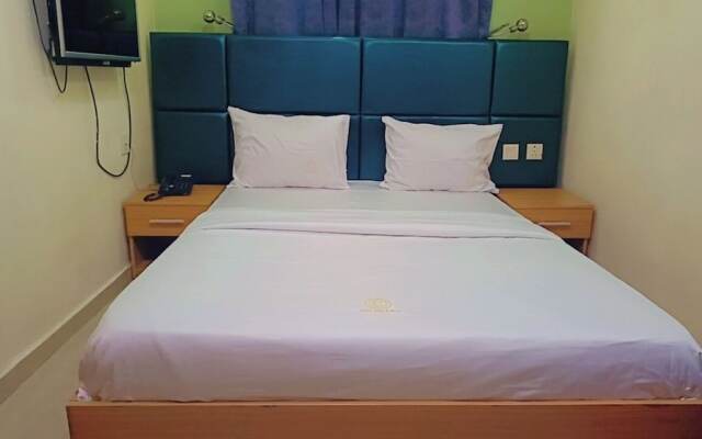 Ikad Hotel and Suite Borno Way