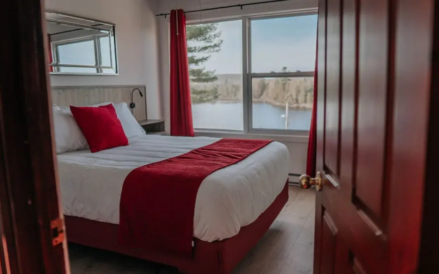 Auberge Lac du Pin Rouge