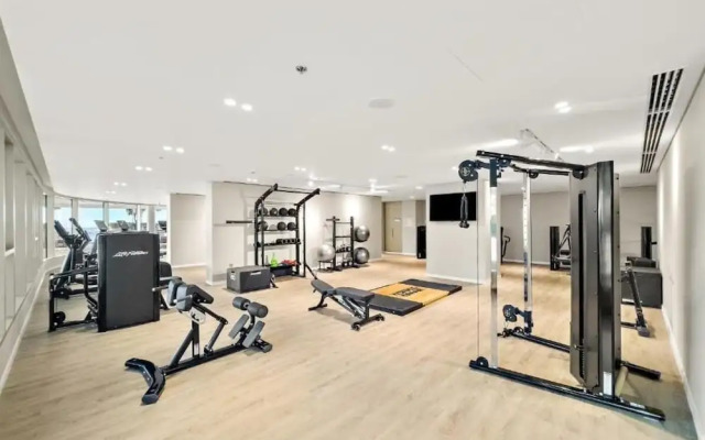 KeyRock - Grand Bleu Apt with Palm View