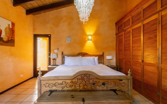 Mexican Style Villa With Private Pool, Free Utilities