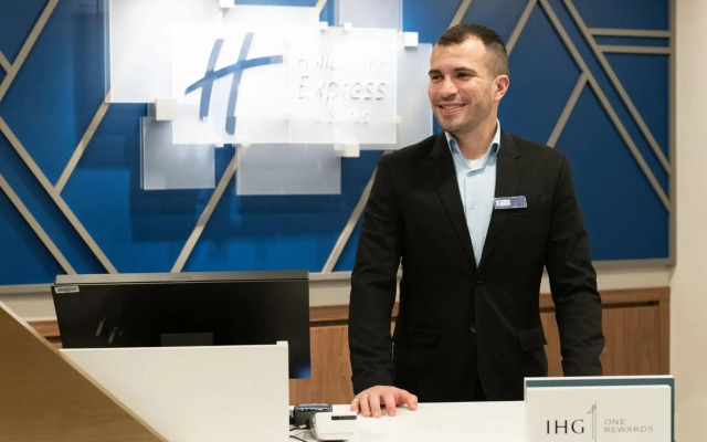 Holiday Inn Express & Suites Moose Jaw, an IHG Hotel