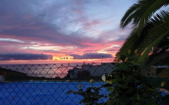 Candelaria's Mountain House (Pool & Sea Views)