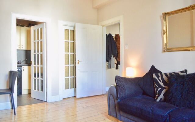 Central 1 Bedroom Flat Sleeps 2