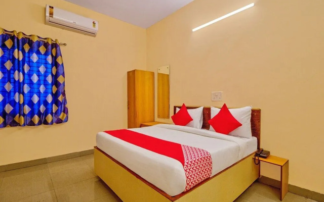 OYO Flagship 29595 Hotel Akash Executive