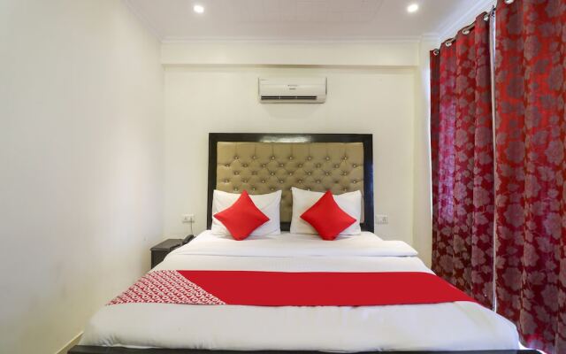 OYO 47457 Hotel Amber Palace