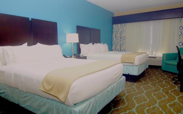 Holiday Inn Express & Suites Cuero by IHG