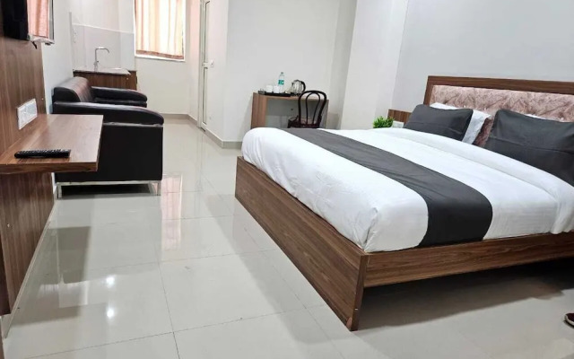 Hotel Vistacrest Noida Sector 104